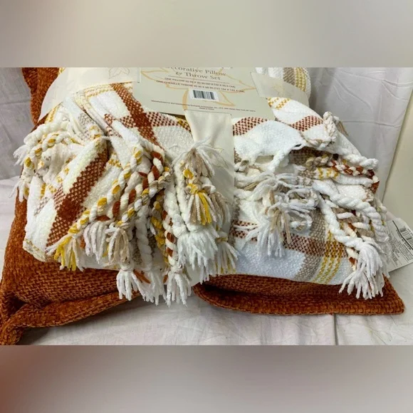 NWT Sheffield Home Plaid Throw Blanket & Textured Pillow Set Cozy Chenille - Picture 5 of 5
